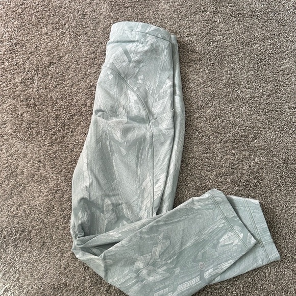 COPY - Lululemon Swift Speed High Rise Crop leggings silver green blue jacquard. - Picture 9 of 11